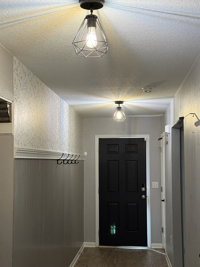 Building Photo - 351 Merlin Ct