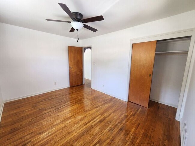 Foto del edificio - 2-bedroom home on the southeast side of town offers great space in a convenient location!