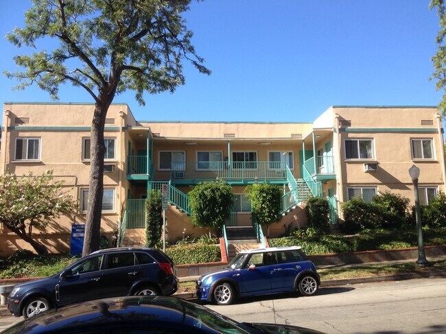 Building Photo - 479 Landfair Ave.