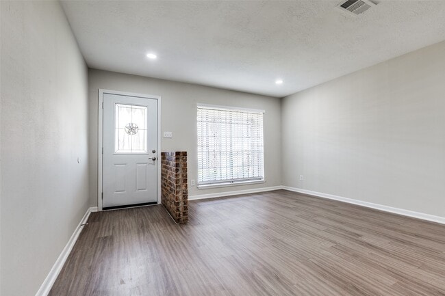 Foto del edificio - 5426 Fairgreen Ln