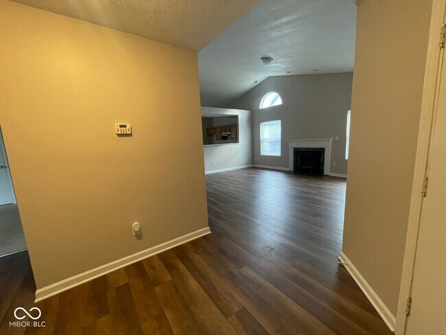 Foto del edificio - 6043 Hayford Ct