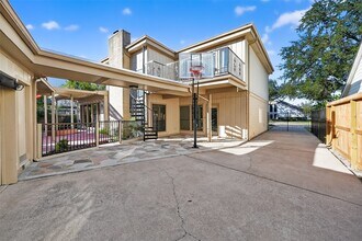 Building Photo - 1698 Creekside Dr