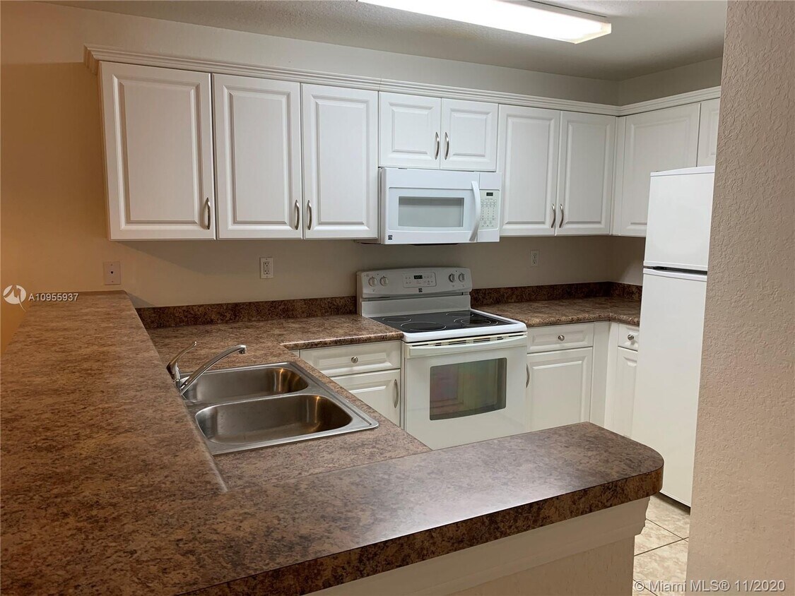 Foto principal - 4002 Oak Landing Dr