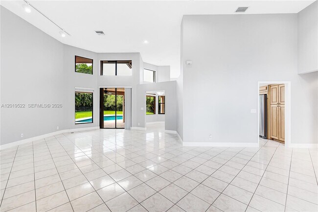 Foto del edificio - 1256 Manor Dr S
