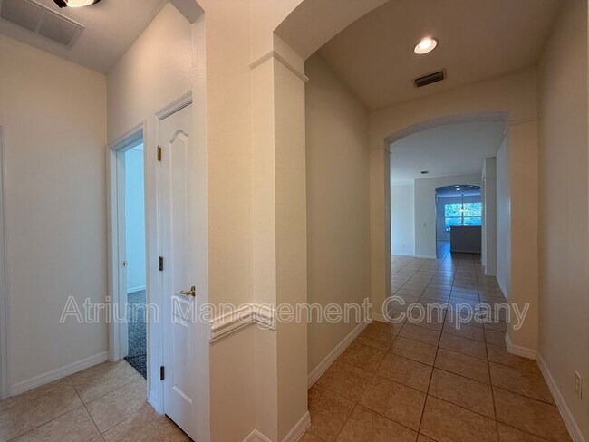 Foto del edificio - 6634 Duncaster St