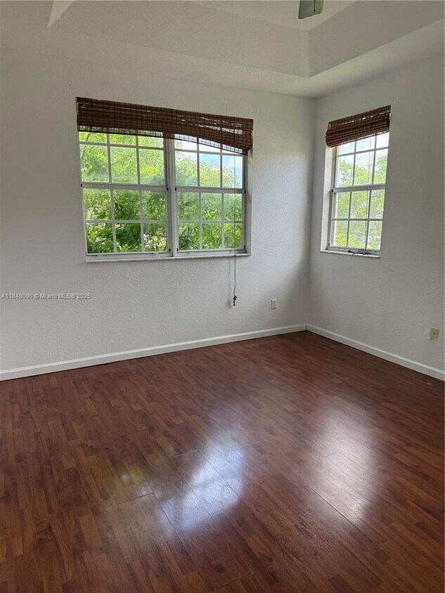 Foto del edificio - 551 NE 21st Terrace
