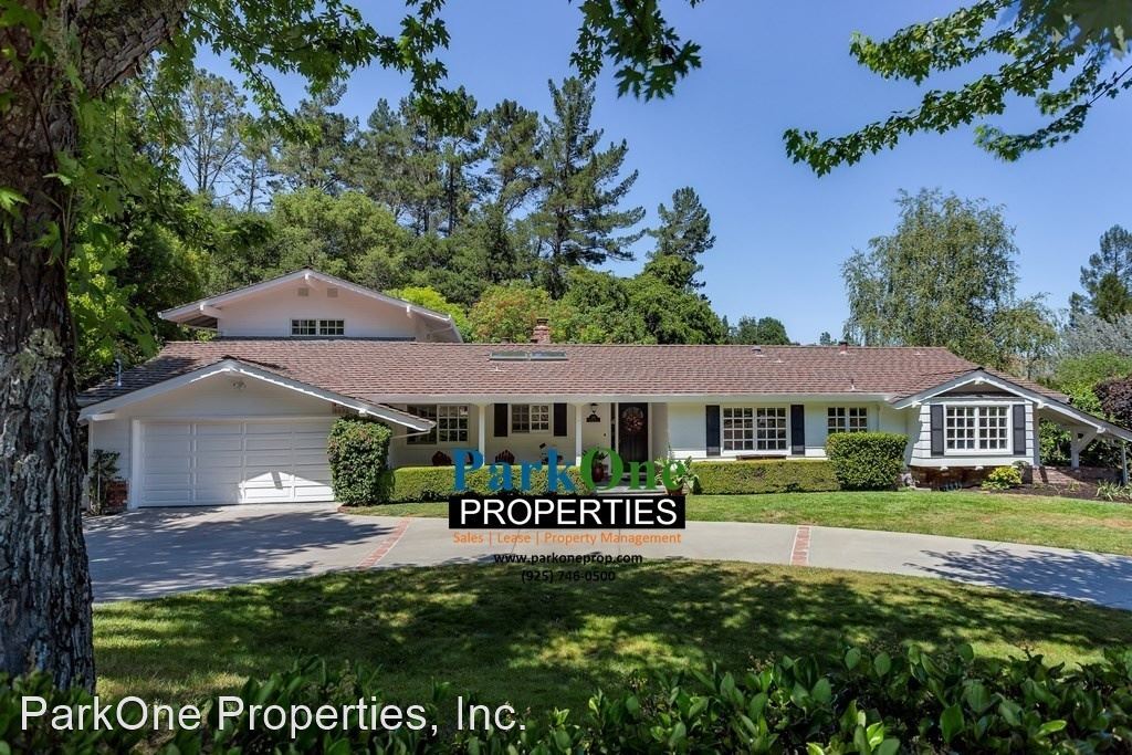 Primary Photo - 5 br, 3.5 bath House - 219 Scofield Dr
