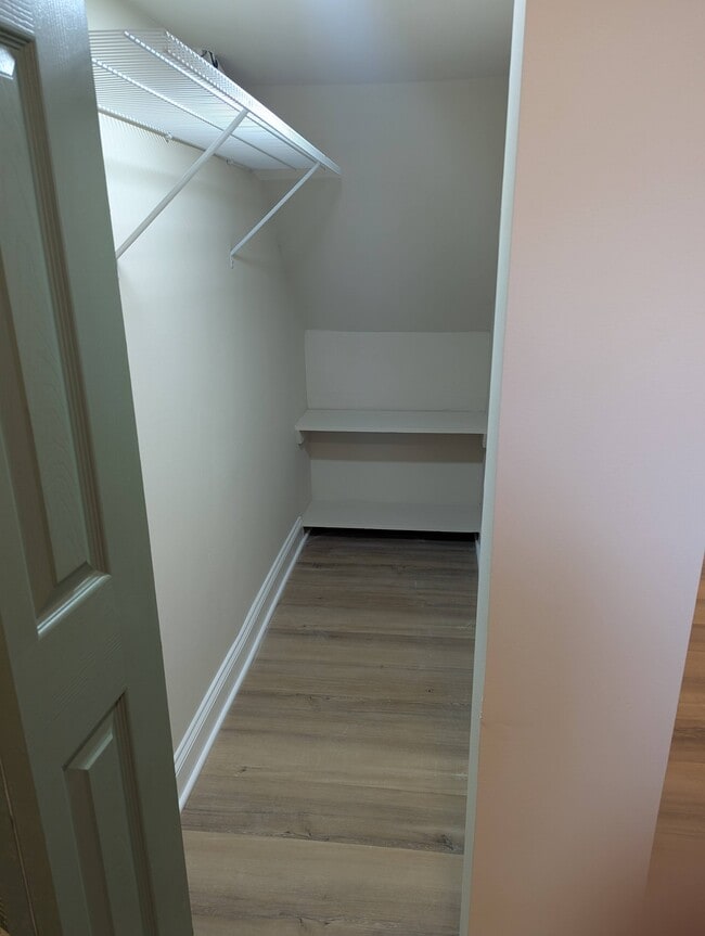 Closet - 6504 Hansford St