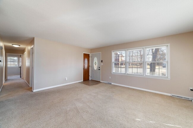Building Photo - House In COLUMBIA, MO- Close to Campus!