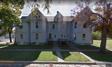 Building Photo - 801 Warren St