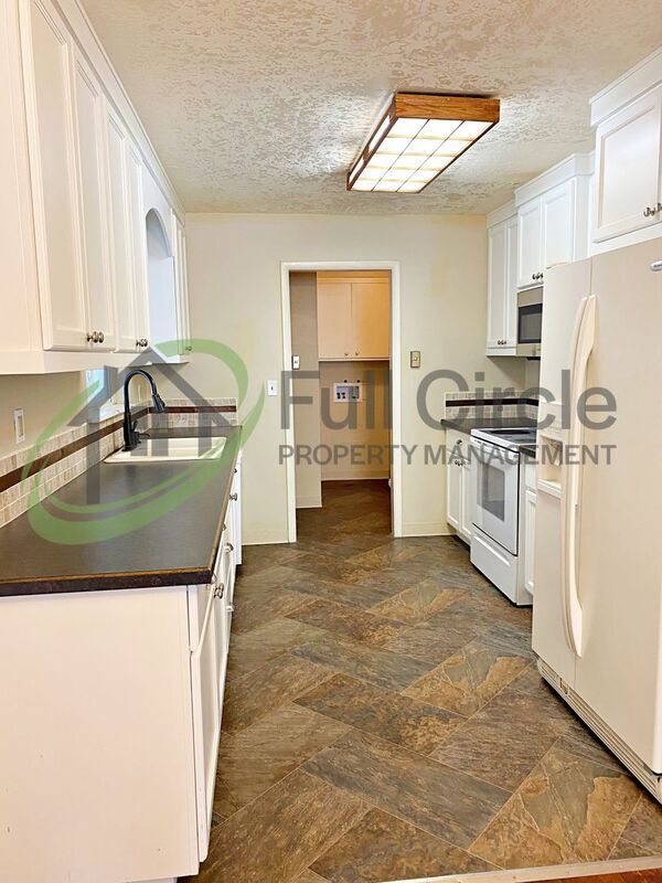 Building Photo - 2813 S Inglewood Rd