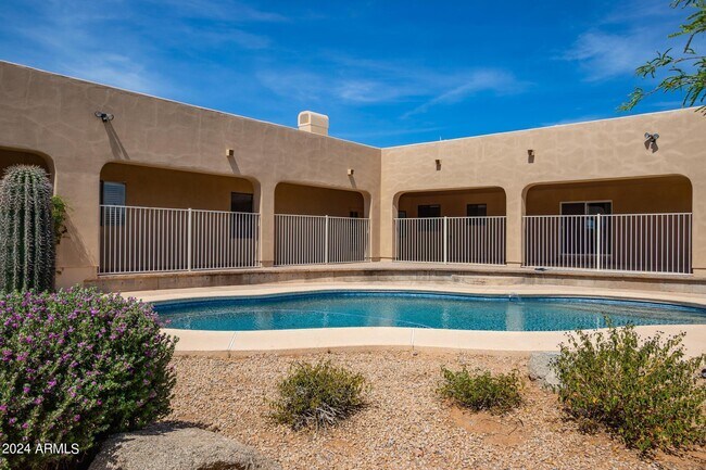 Building Photo - 26960 N 61st St