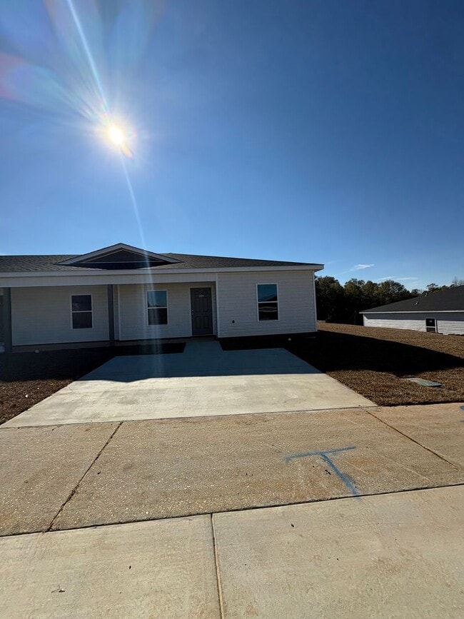 Building Photo - 209 Charleston Dr