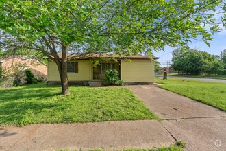 Building Photo - 1302 Redondo Dr