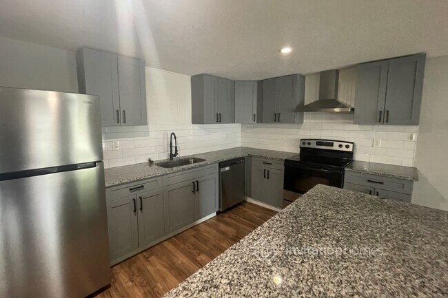 Building Photo - 9235 St Regis Ln