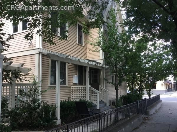 Building Photo - 311 River St