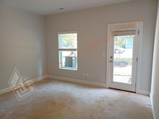 Building Photo - 718 Rosefield Dr