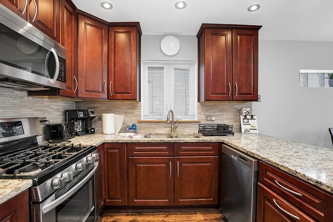 Foto del edificio - 6059 W 64th St