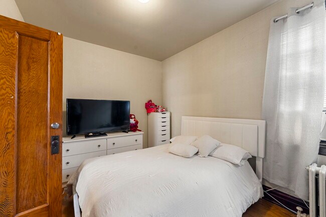 Foto del edificio - 5121 W Henderson St