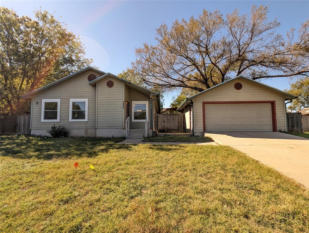 Primary Photo - 2200 Magnolia Dr