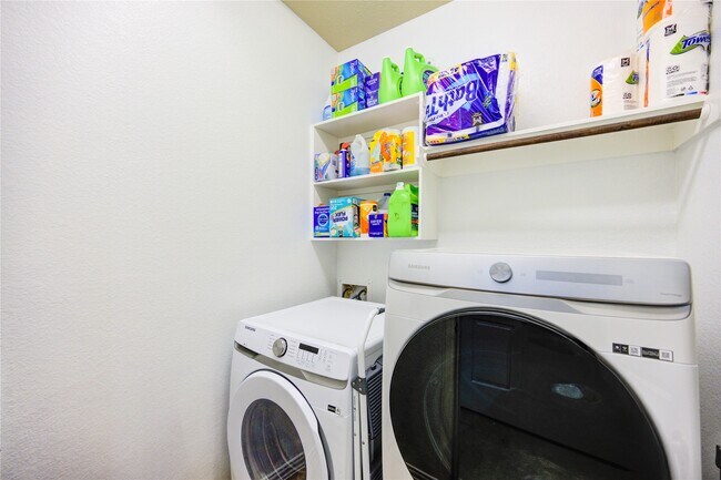 Foto del edificio - 21419 Lindell Run Dr