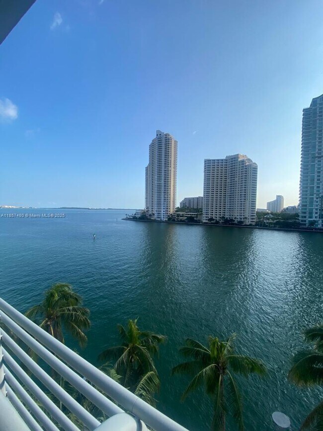 Building Photo - 335 S Biscayne Blvd
