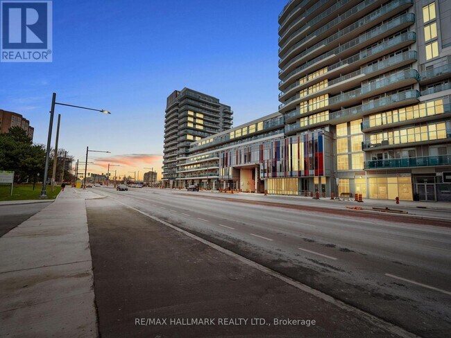 Photo du bâtiment - 9471-9471 Yonge St