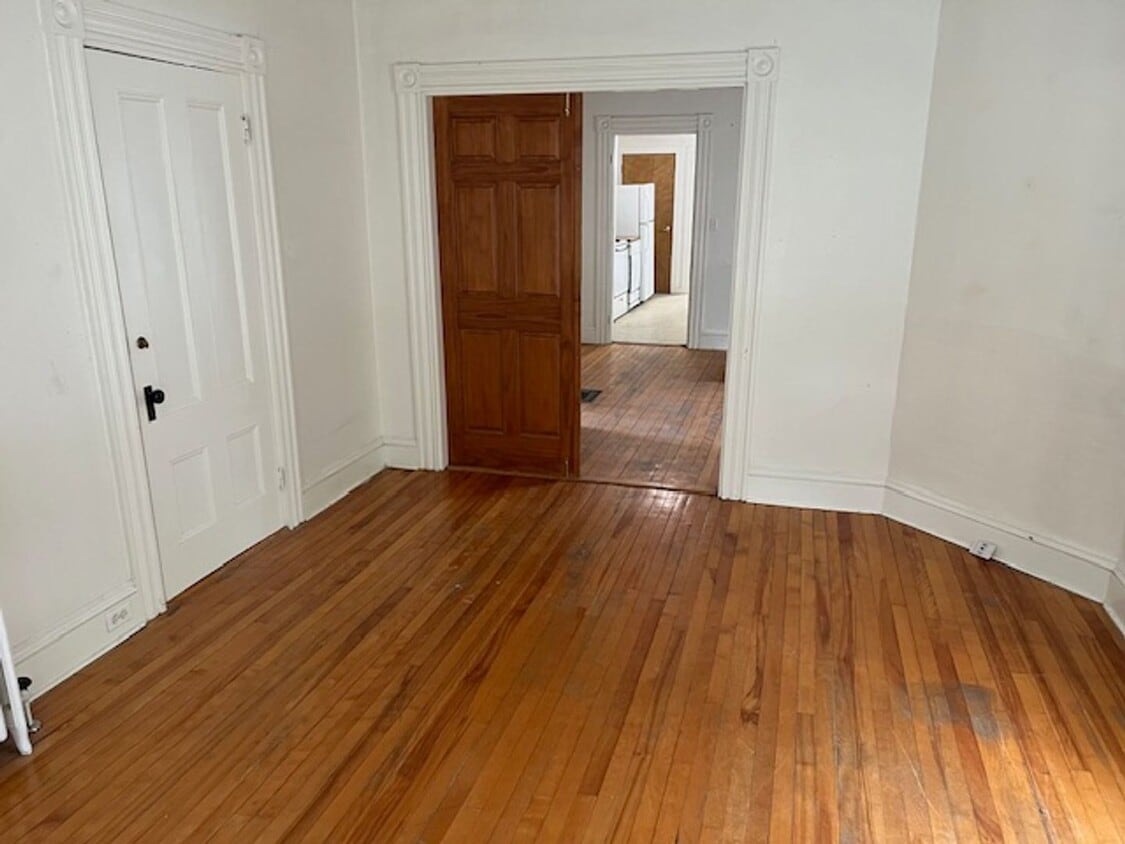 Foto del edificio - 84 College Ave