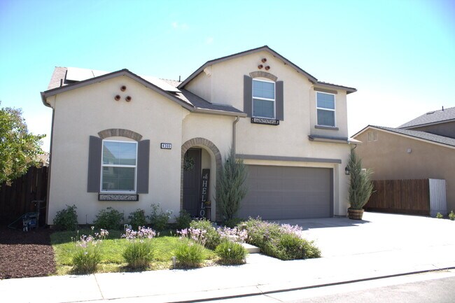 Foto del edificio - 4Bed/3 Bath Home in Central High East High...