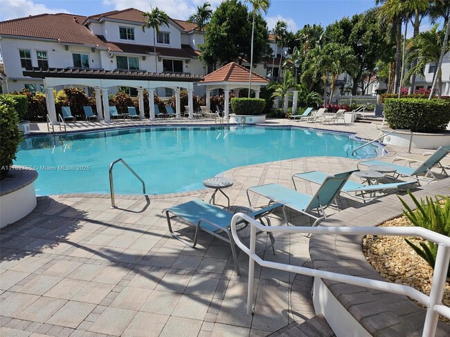 Foto del edificio - 2038 Alta Meadows Ln