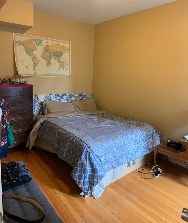 Foto del edificio - 4243 N Bernard St