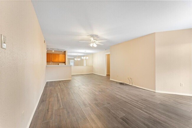 Foto del edificio - 10871 Braes Bend Dr