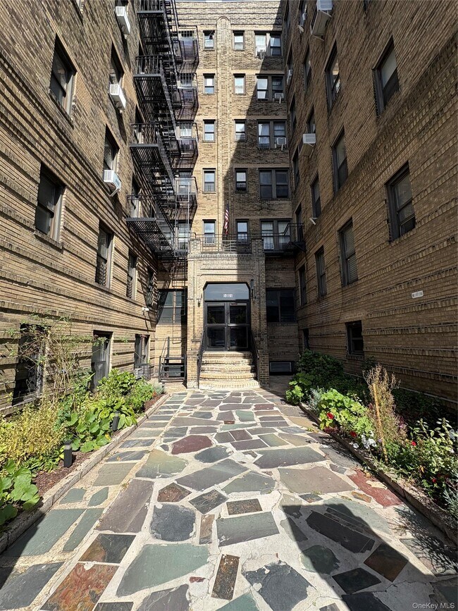 Foto del edificio - 50-05 43rd Ave