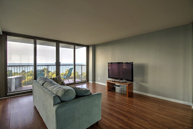 Foto del edificio - 6701 S Crandon Ave