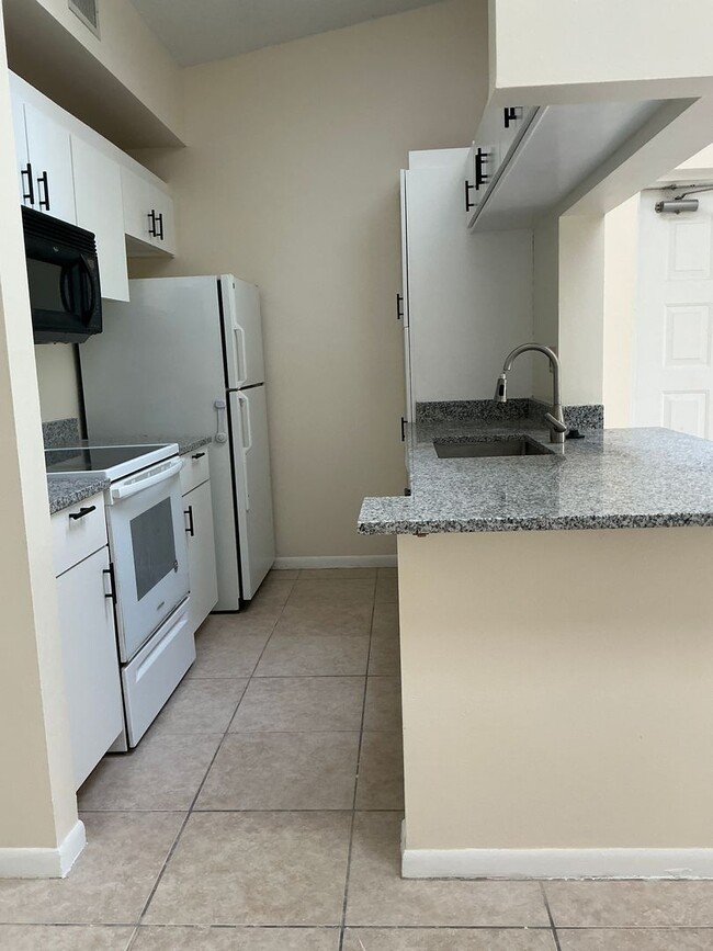 Building Photo - 2506 SE Anchorage Cove