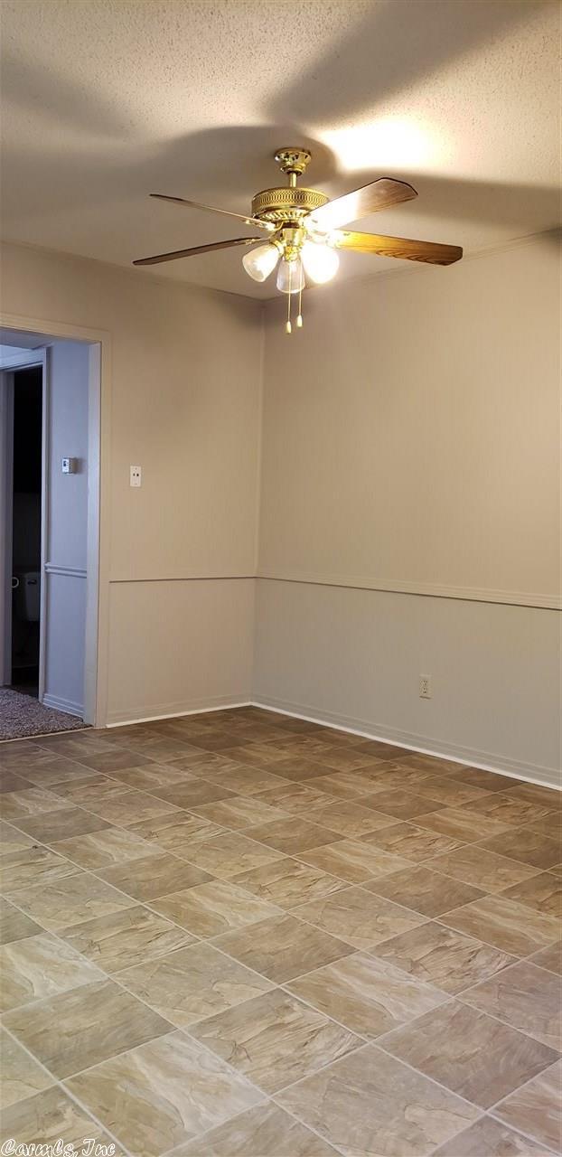 Building Photo - 601 Brookside Dr