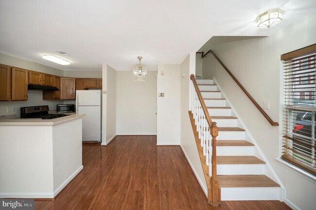 Foto del edificio - 8167 Cockburn Ct