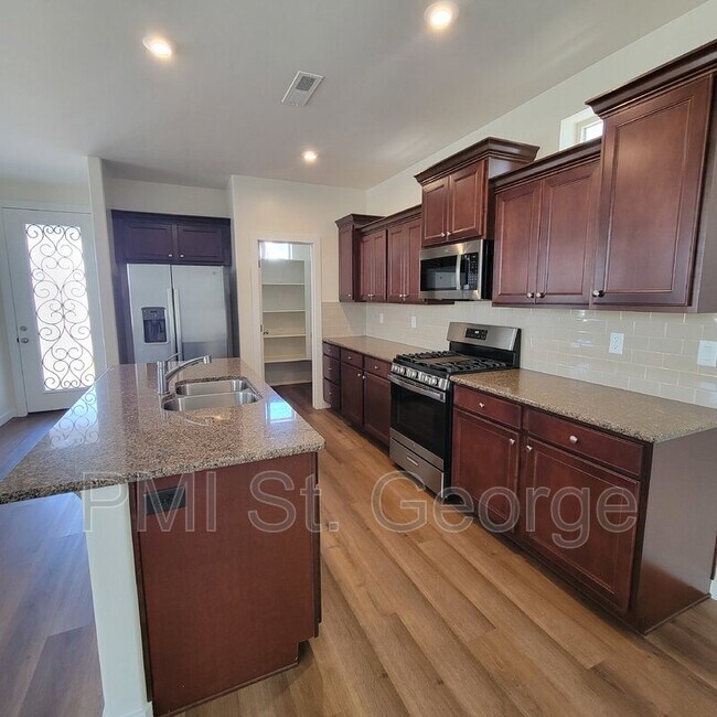 Foto del edificio - 5704 S Adobe Sun Dr