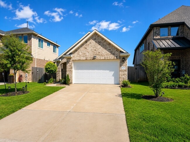 Foto del edificio - 31231 Balsam Hawk Ln