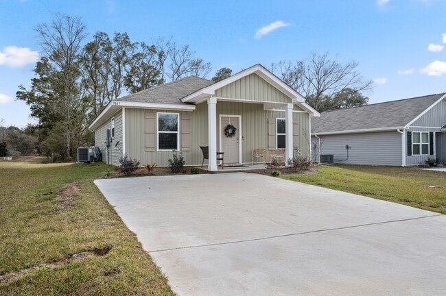 Building Photo - 7847 Monterey Dr