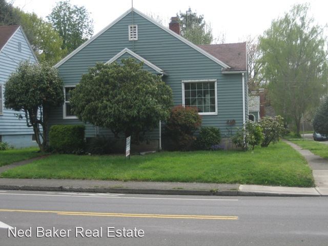Foto del edificio - 2 br, 1 bath House - 810 17th St. NE