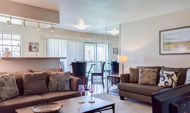 Foto del edificio - 5300 E Waverly Dr