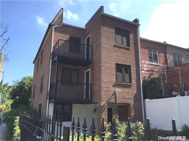 Building Photo - 102-47 65th Rd