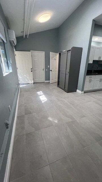 Foto del edificio - 17815 Prairie St