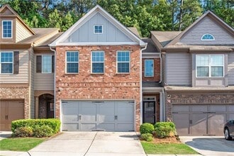 Building Photo - 2242 Knoxhill View