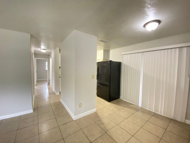 Foto del edificio - 601 Encino Way