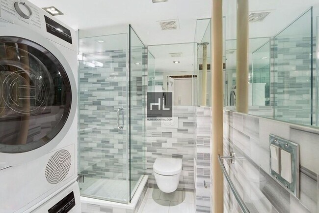 Foto del edificio - NO FEE West 14th Street and Seventh Avenue 1BR • Sleep Loft • W/D • Elevator • Pets OK