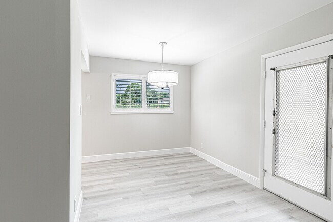 Foto del edificio - 15054 Ashland Way