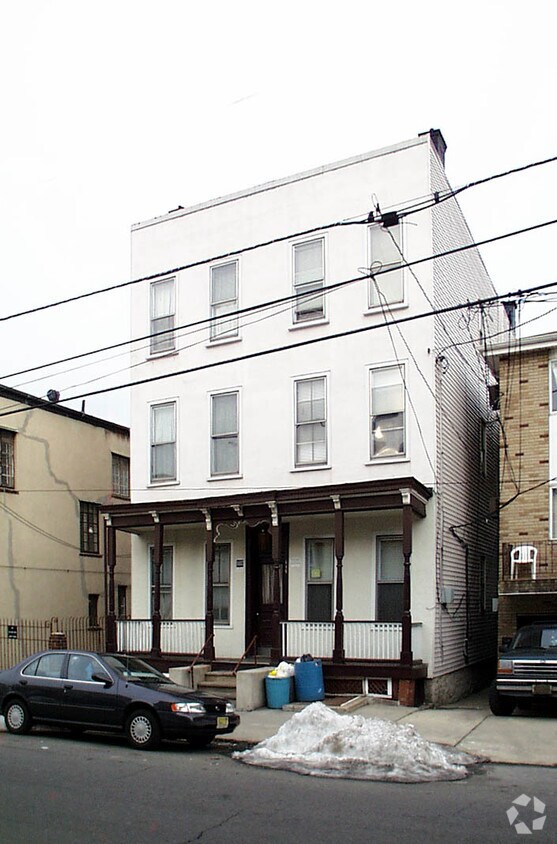 Building Photo - 146 71st St