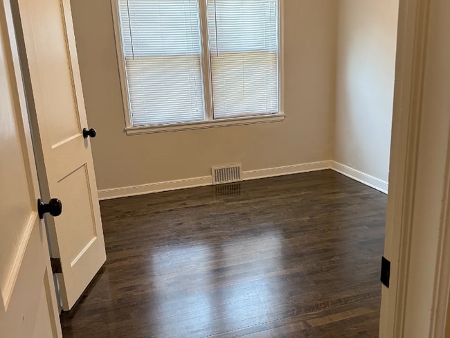 Foto del edificio - 4639 Cedar Ave S